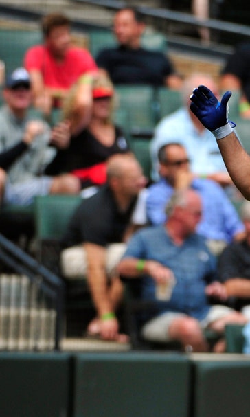 Rosales hits 2 HRs, leads Rangers over White Sox